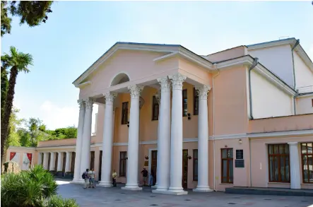 Гид по театрам Крыма: где получить незабываемые эмоции