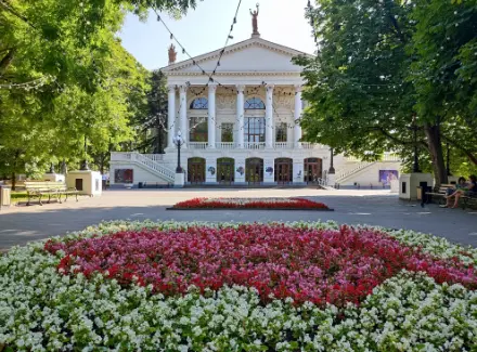 Гид по театрам Крыма: где получить незабываемые эмоции