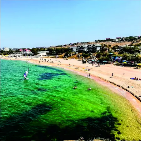 Щелкино: как город-призрак стал популярным курортом