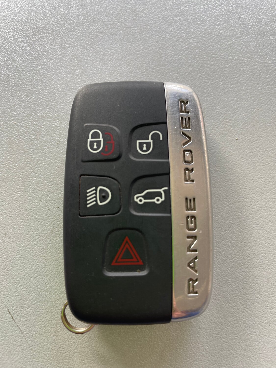 Изготовление ключей для авто с чипом и пультом управления центральным замком.