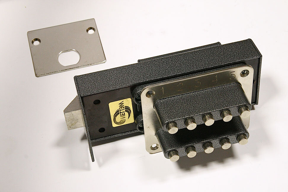 Замена замка входной двери