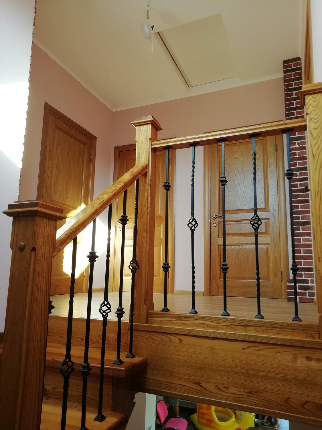 Монтаж лестничного ограждения