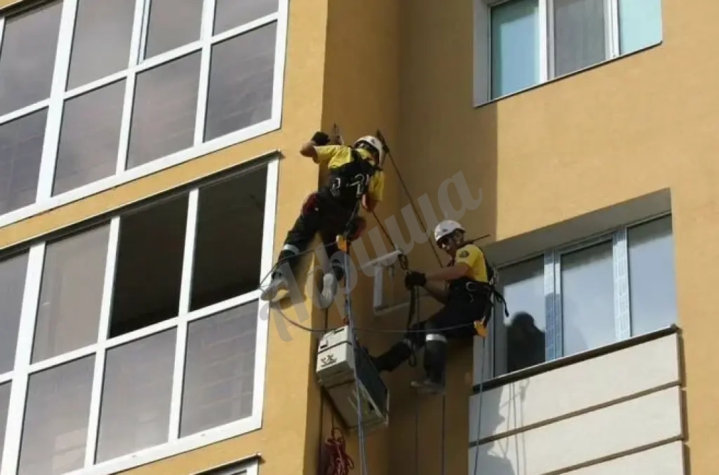 Высотные работы с кондиционерами