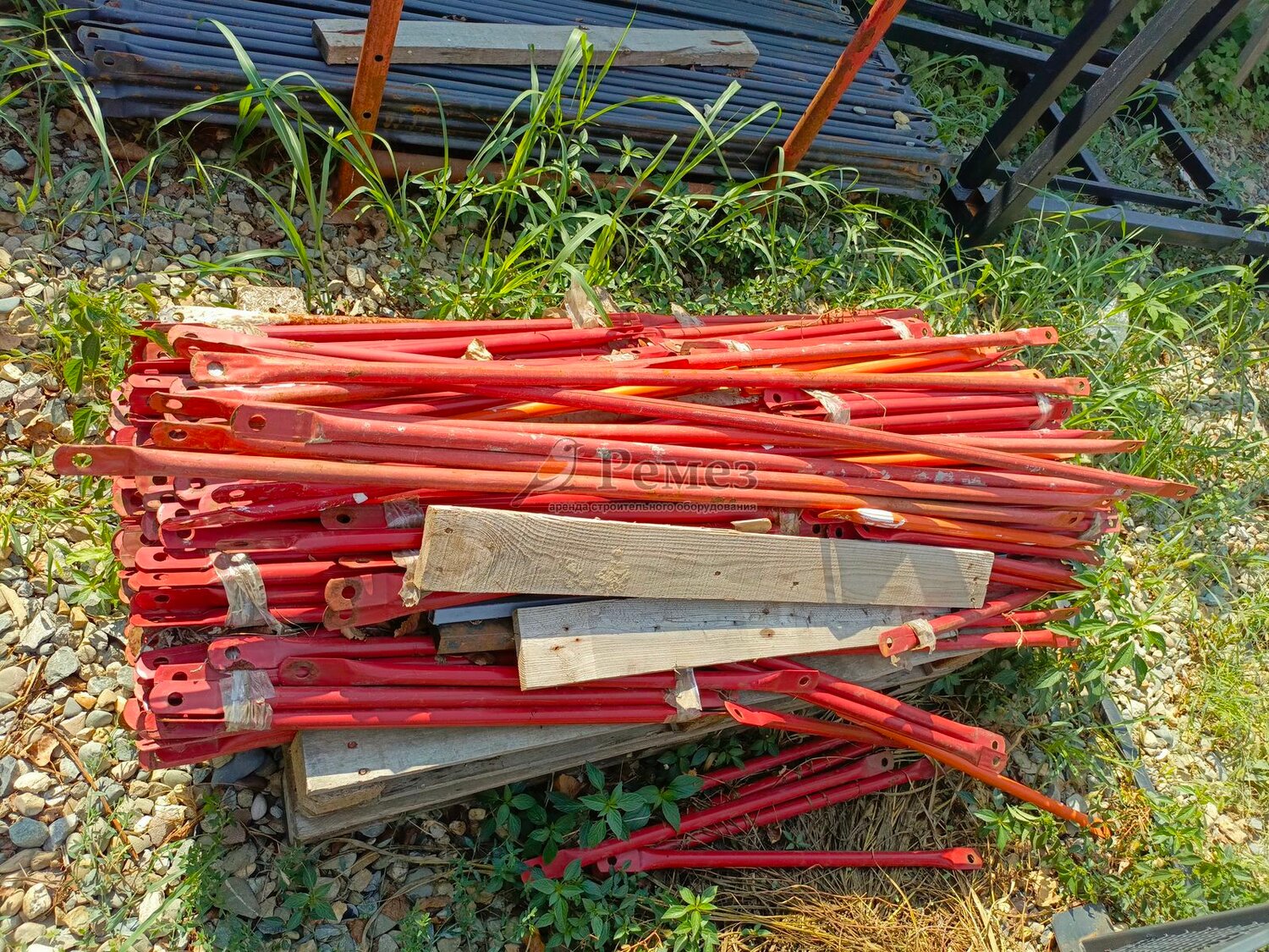 Аренда передвижных строительных вышек-тур