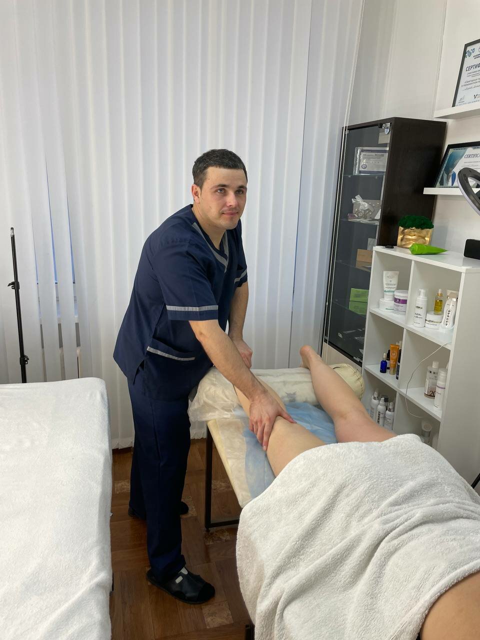 Общий массаж + коррекция позвоночника ( трастовые манипуляции) в Симферополе