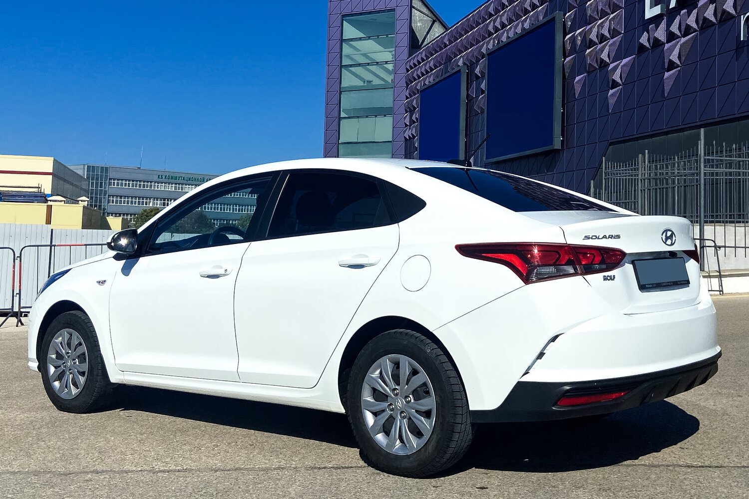 Прокат авто Аренда Hyundai Solaris (Хендай Солярис) седан белый 1.4 л