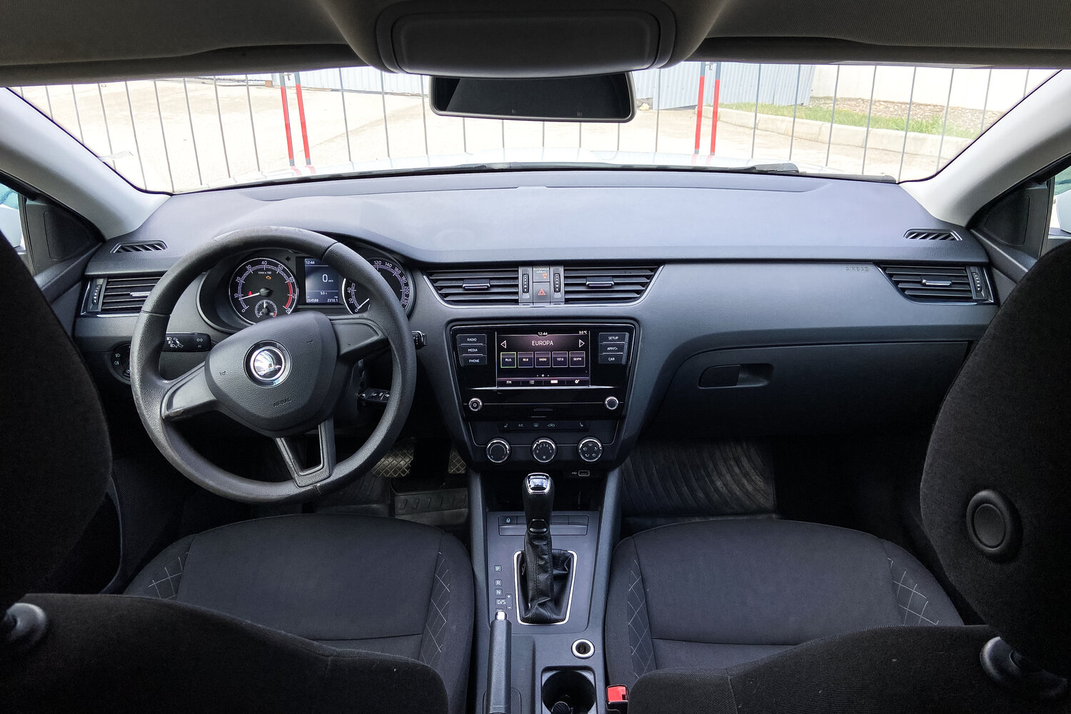 Аренда автомобиля: Skoda Octavia