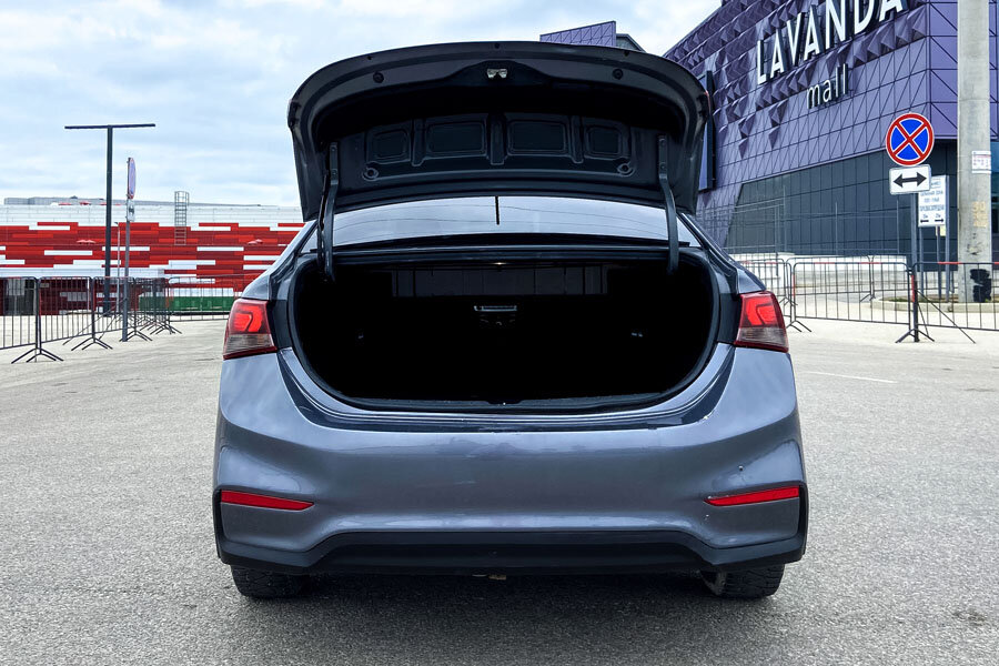 Аренда авто прокат Hyundai Solaris (Хендай Солярис) седан серый 1.4 л