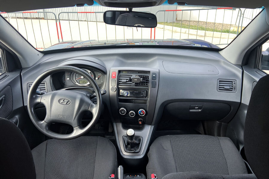 Аренда авто прокат Hyundai Tucson внедорожник темно-зеленый 2.0 л