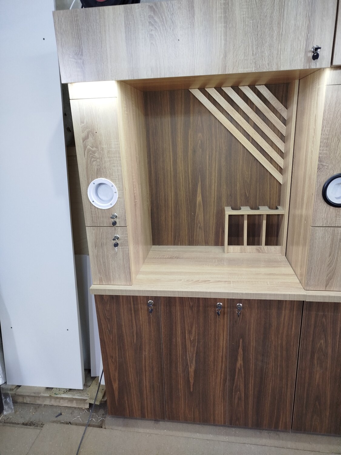 Торговое оборудование для магазинов