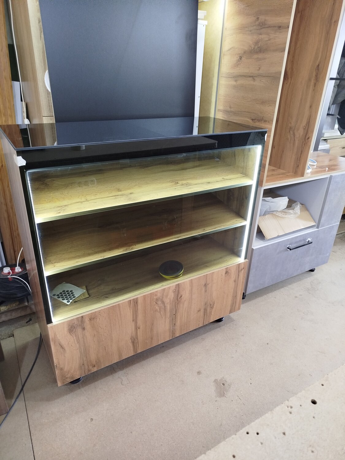 Торговое оборудование для магазинов