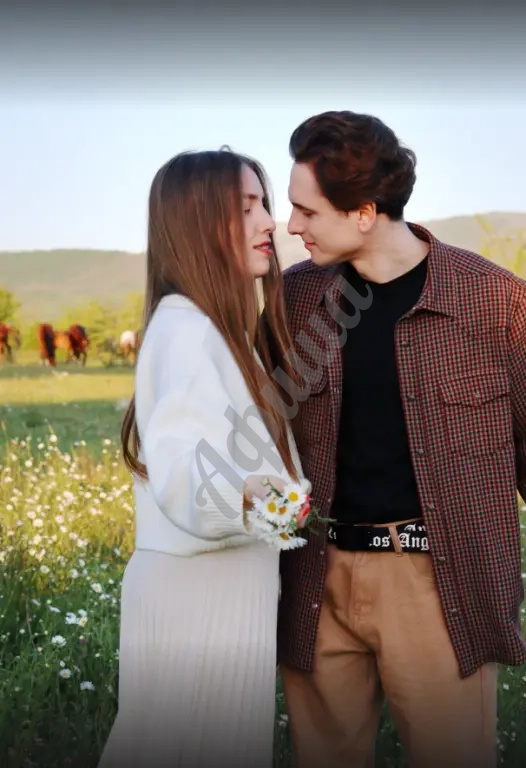 Love Story: Тёплая фотосессия для влюблённых