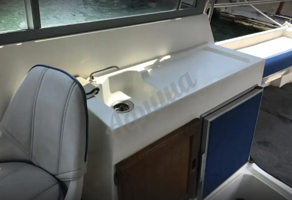 Аренда катера Драйв для морских прогулок