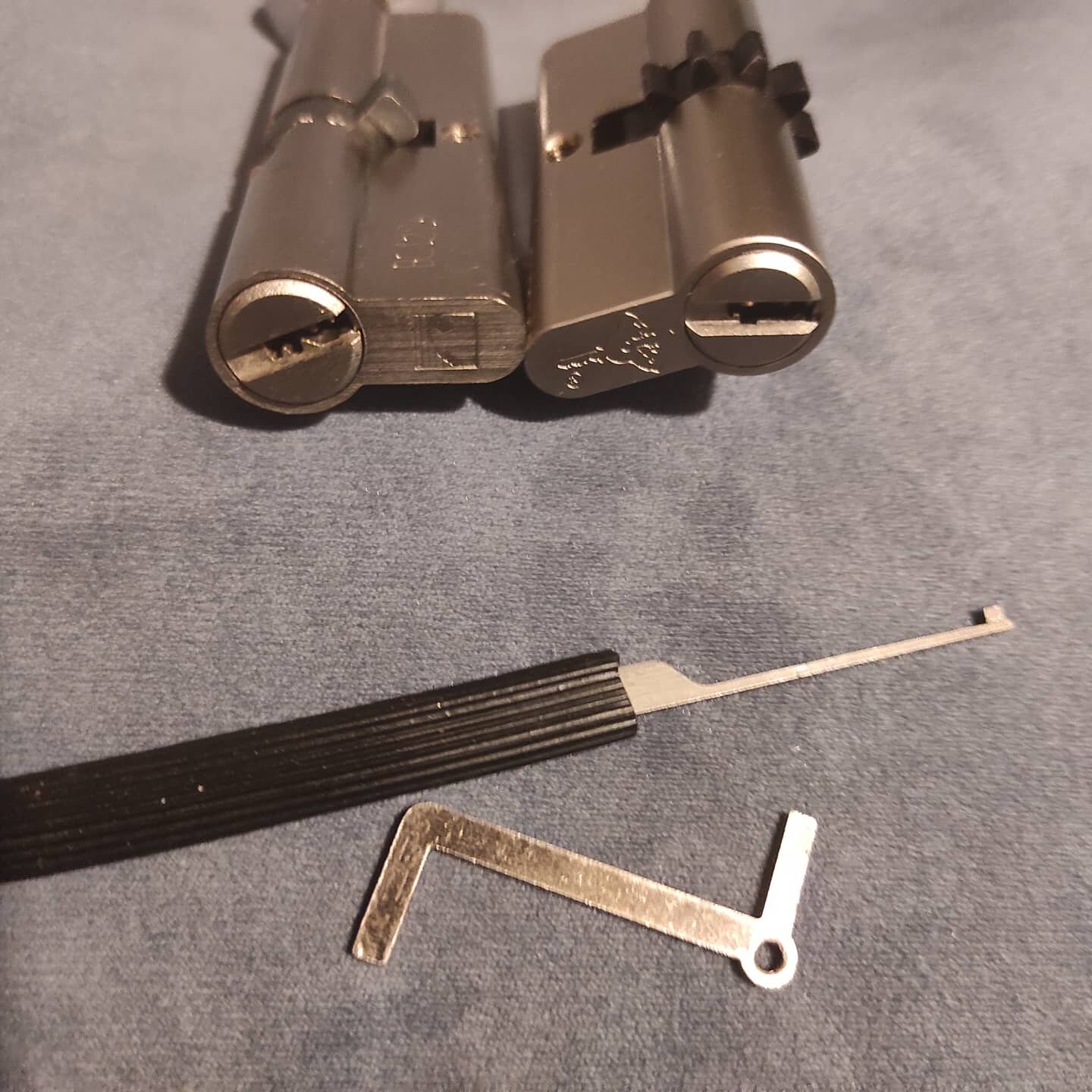 Замена цилиндра дверного замка