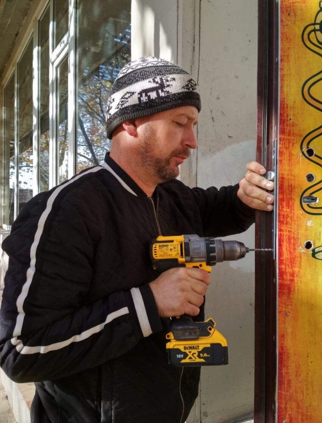 Устранение перекоса двери