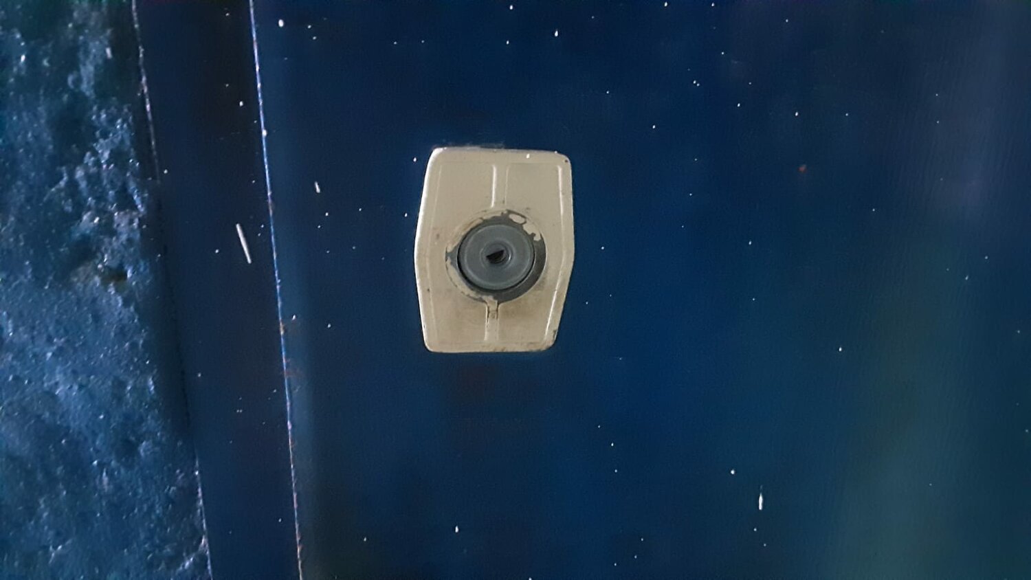 Вскрытие дверного замка