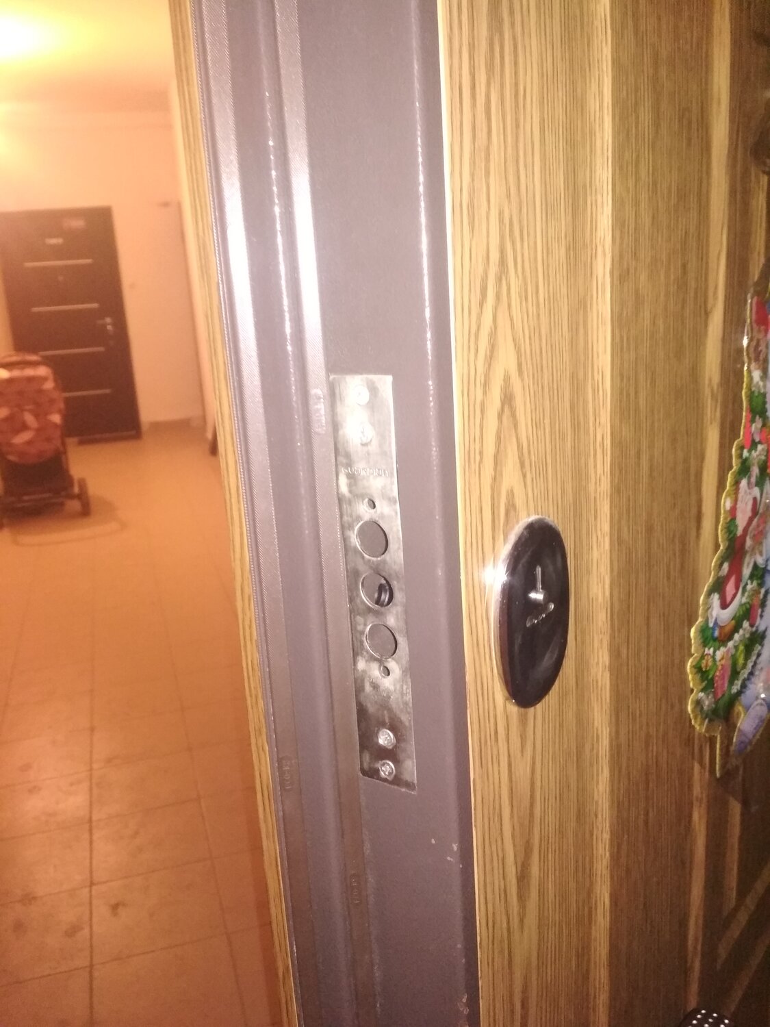 Замена замка входной двери