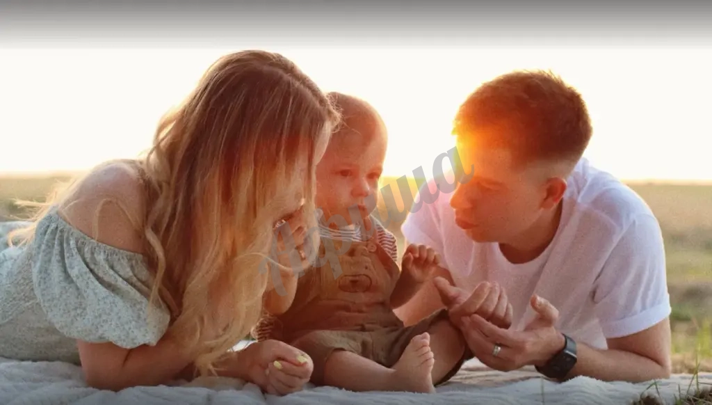 Семейная фотосессия в теплых тонах