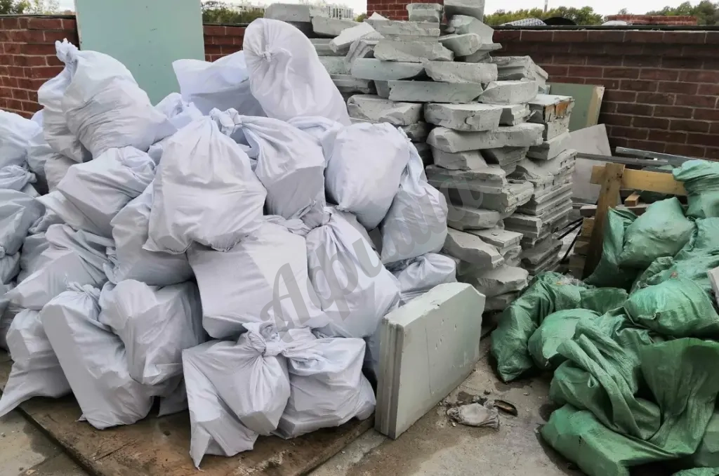 Вывоз строительного мусора в мешках