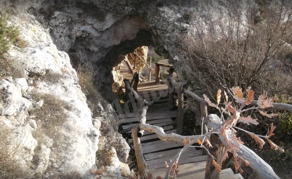 Аренда внедорожников по пещерным городам.