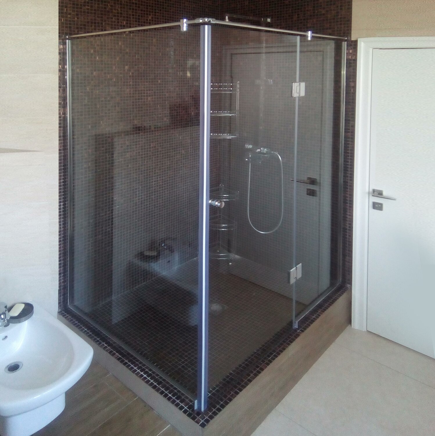 Монтаж душевой кабины