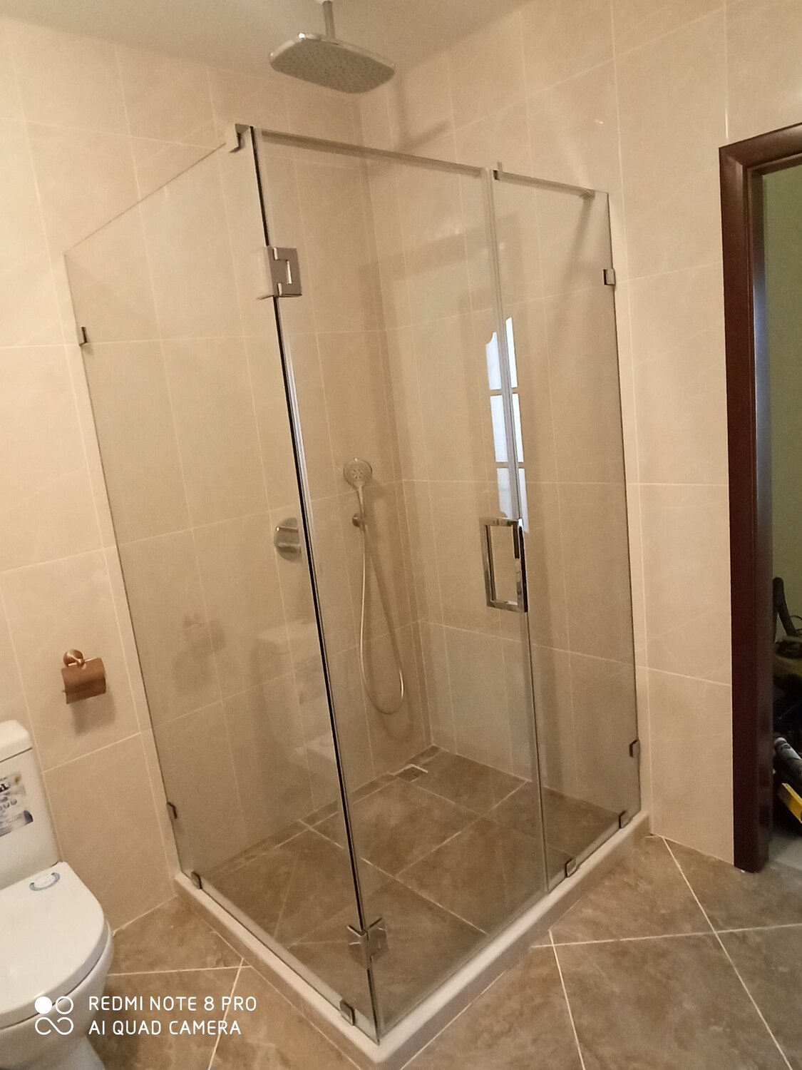 Угловая душевая кабина на заказ