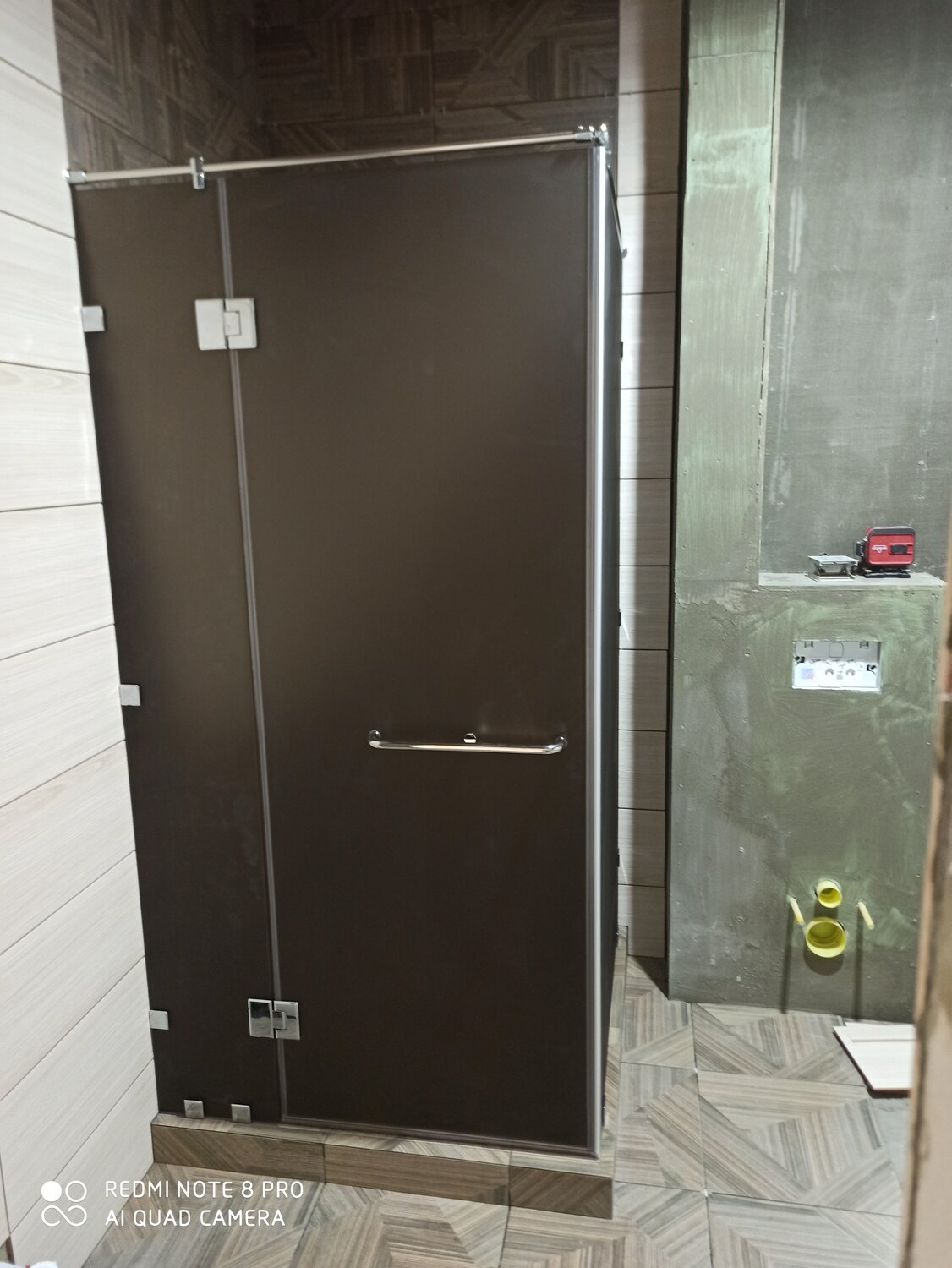 Угловая душевая кабина на заказ