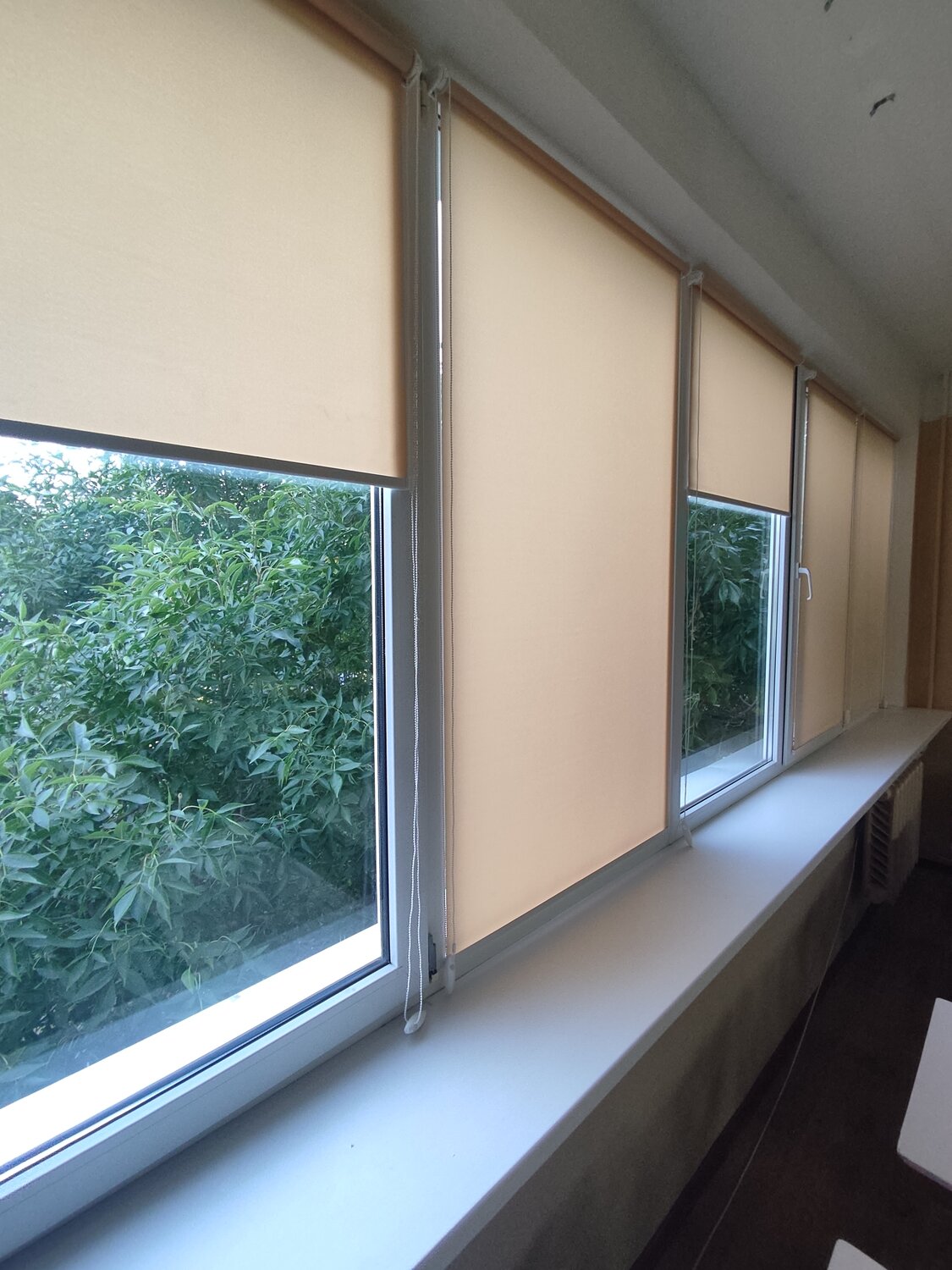 Повесить жалюзи