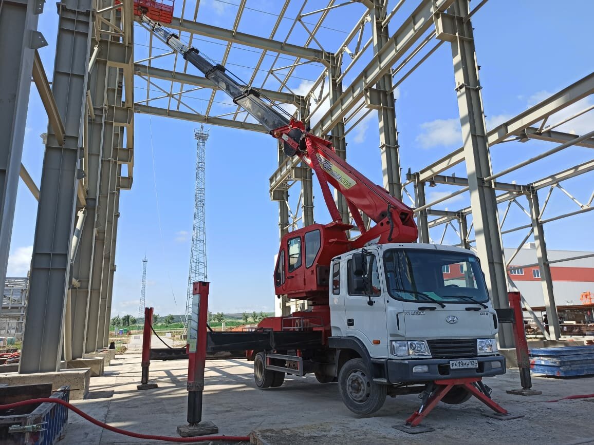 Аренда автовышки: Автовышка 35 метров