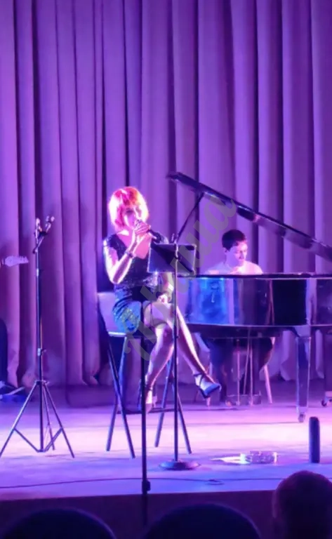 Вокалистка (джаз, блюз, соул, поп, эстрада)