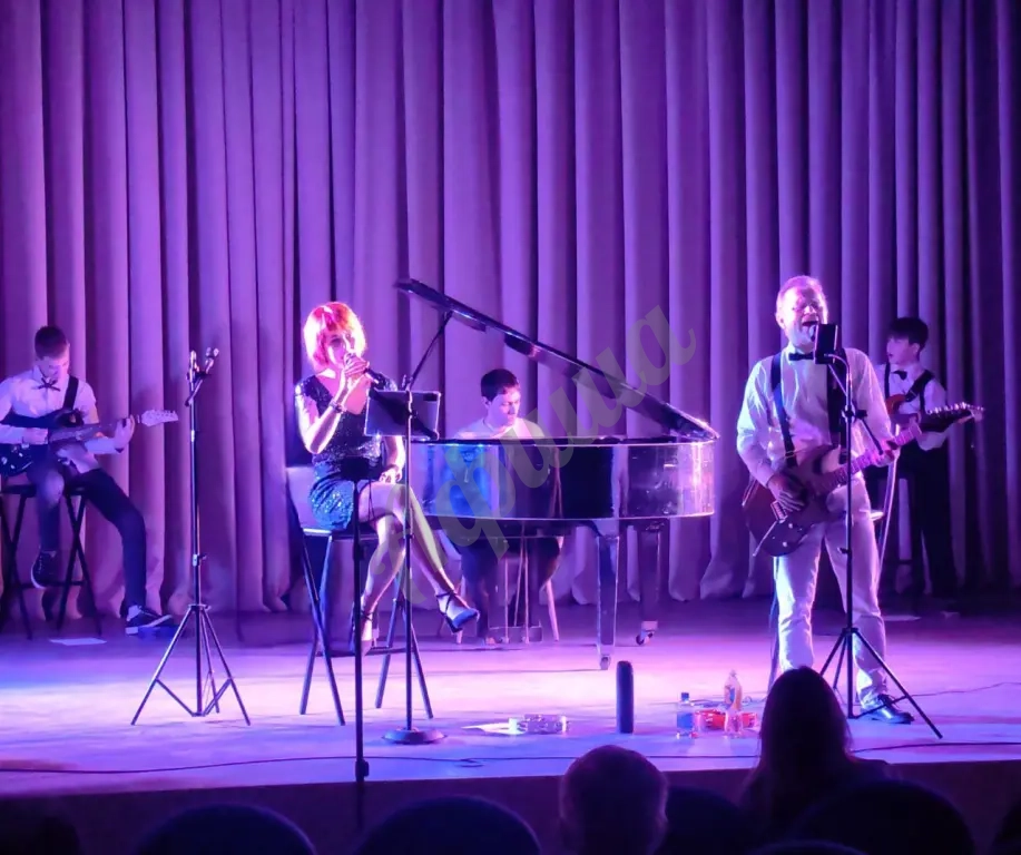 Вокалистка (джаз, блюз, соул, поп, эстрада)