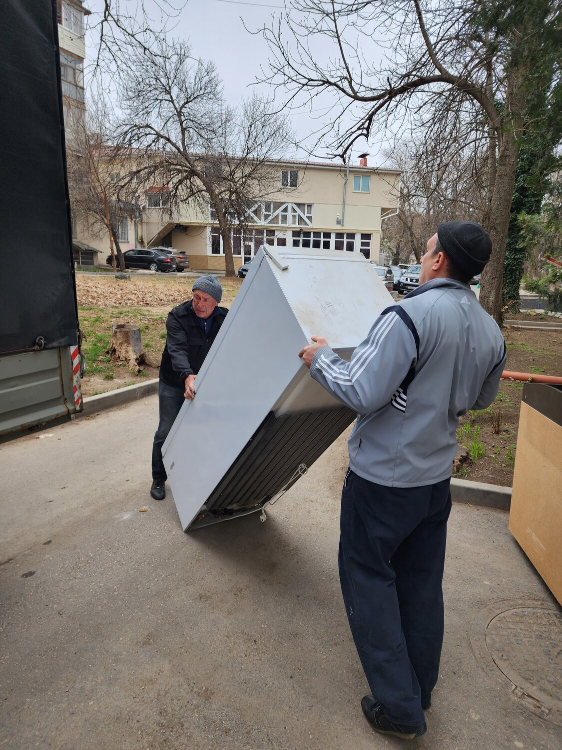 Перевозка холодильника