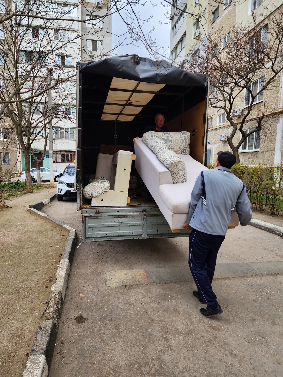 Перевозка дивана