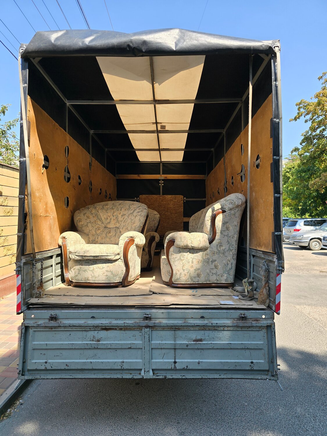 Перевозка дивана