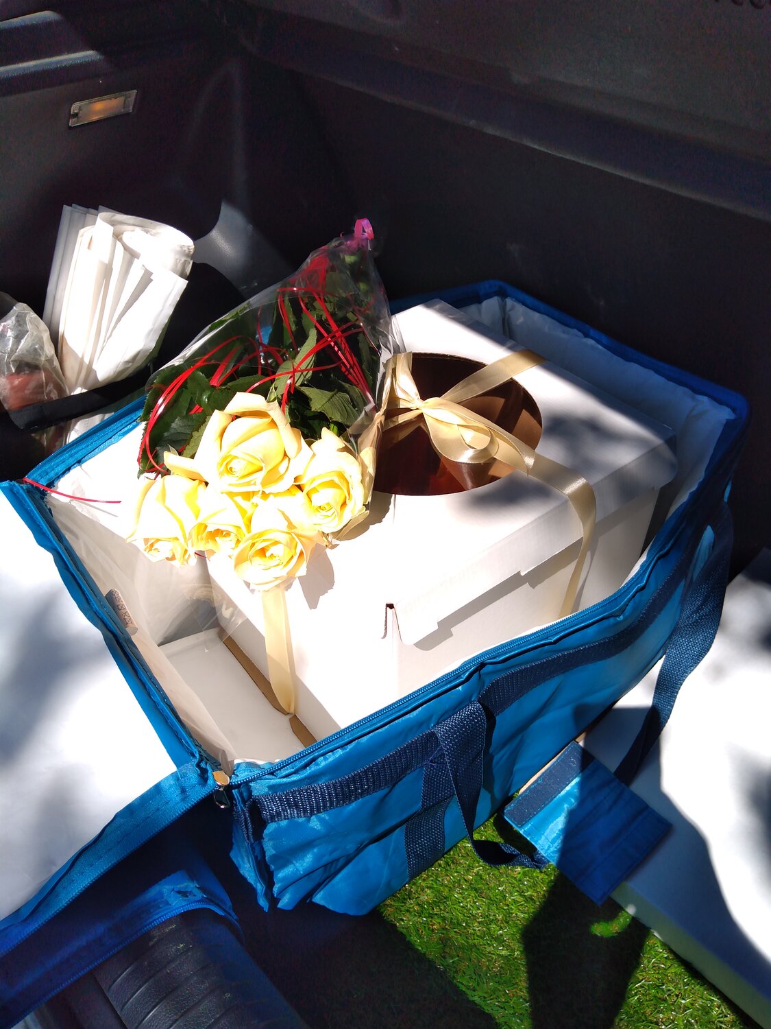 Услуги курьера на легковом авто