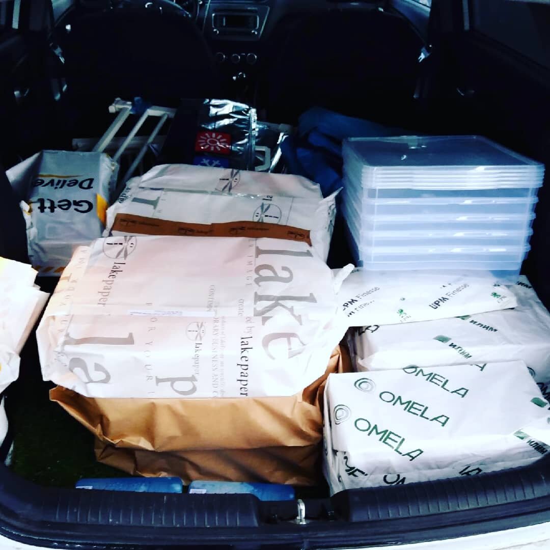 Услуги курьера на легковом авто