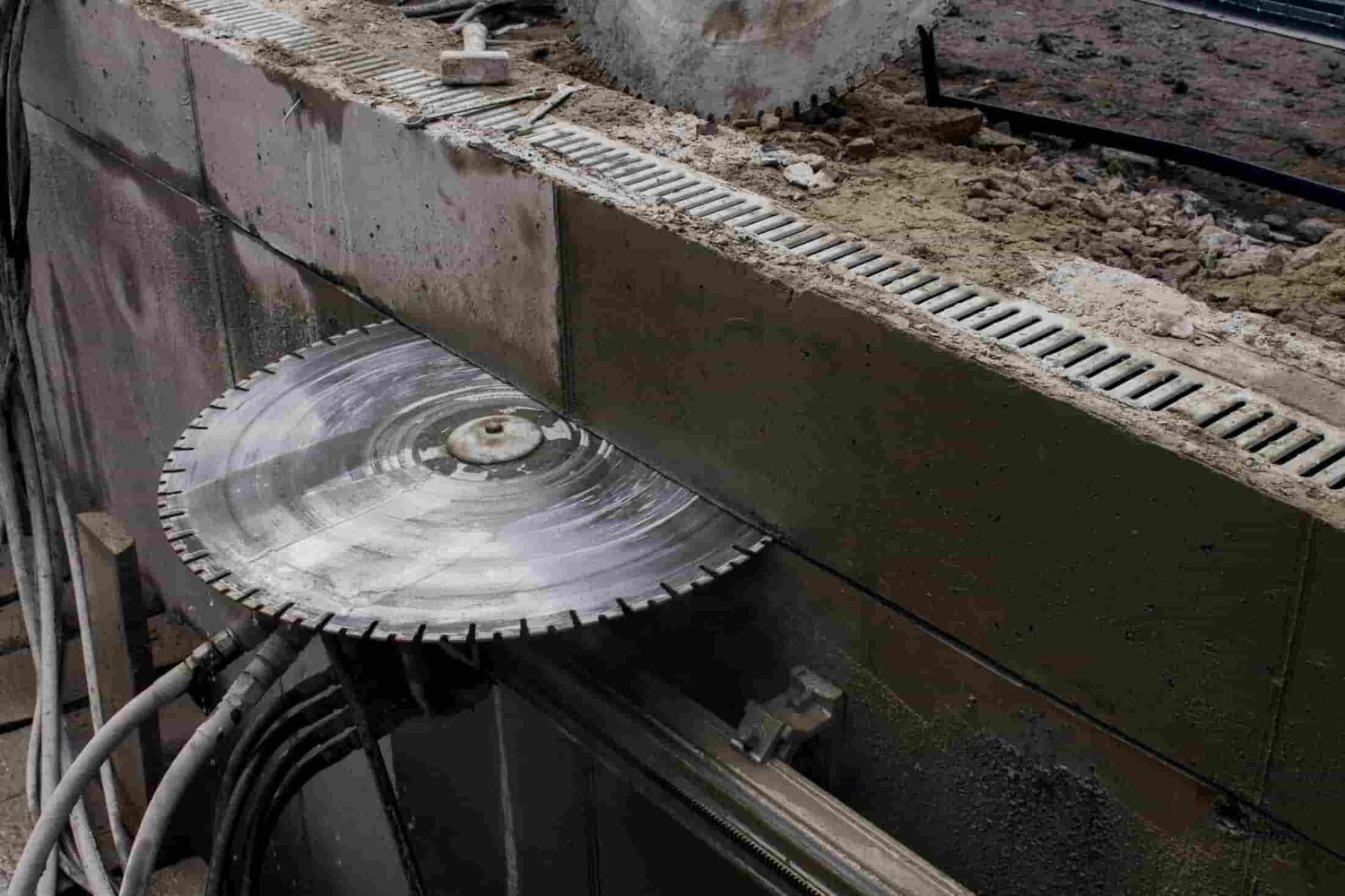 Демонтаж бетонных конструкций