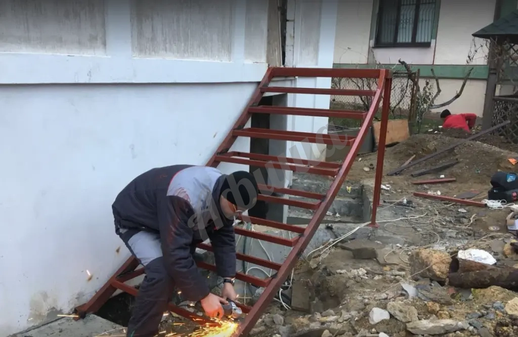 Демонтаж лестниц