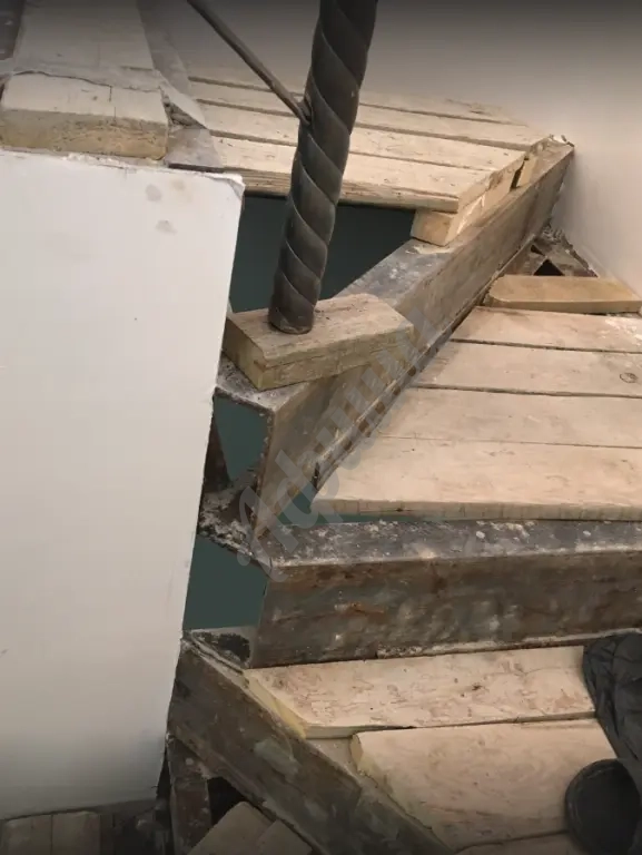 Демонтаж лестниц