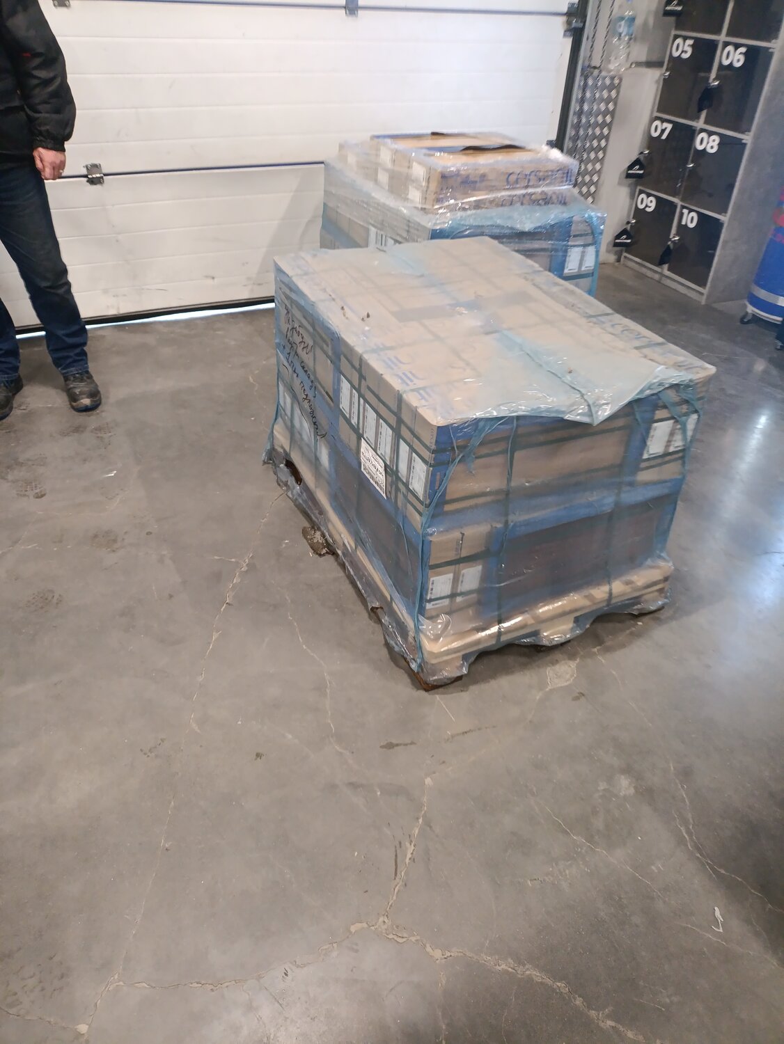 Подъем строительных материалов.