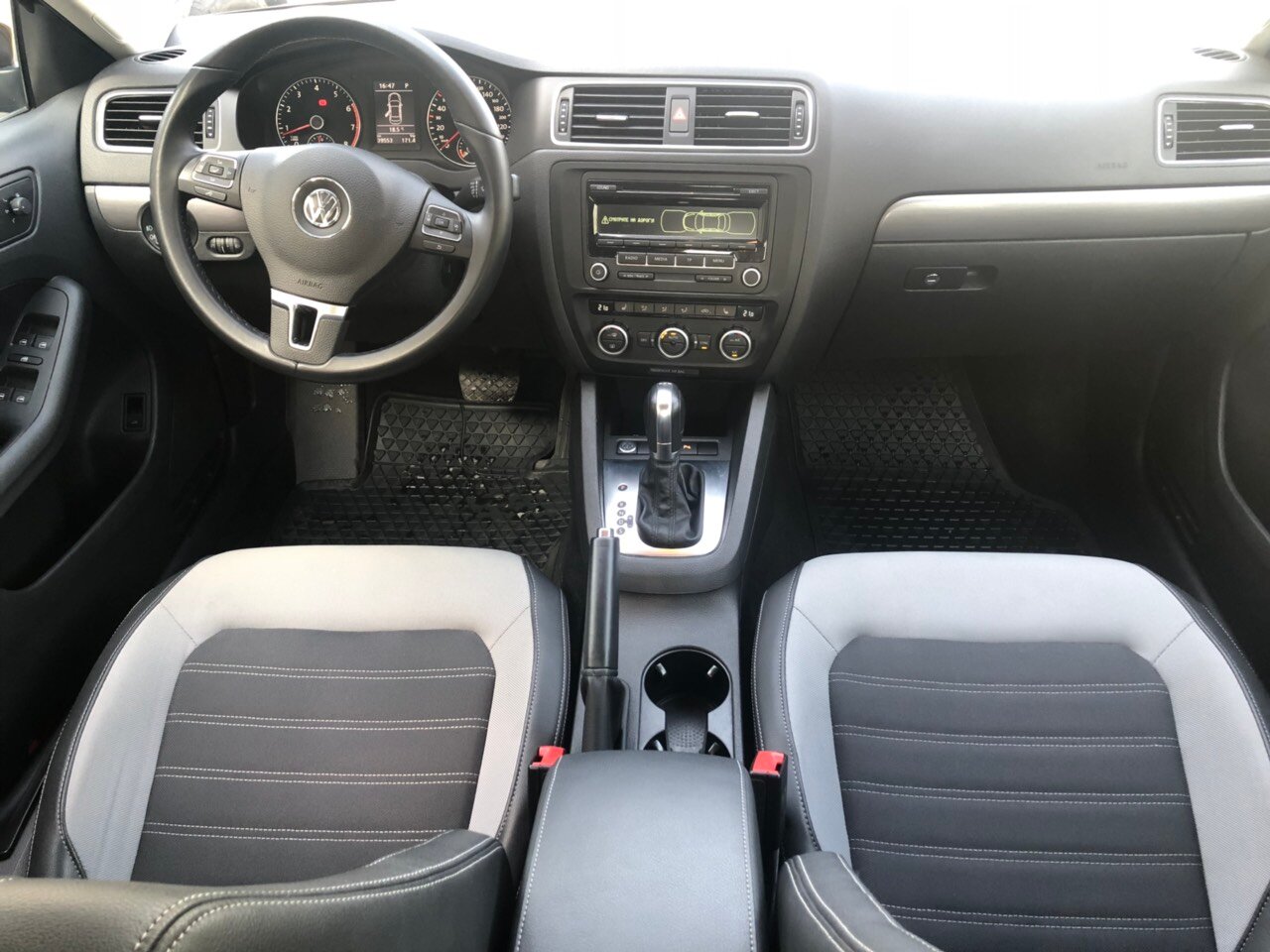Volkswagen Jetta в аренду