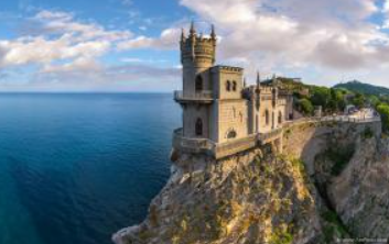 Дворец-замок «Ласточкино гнездо» в Ялте