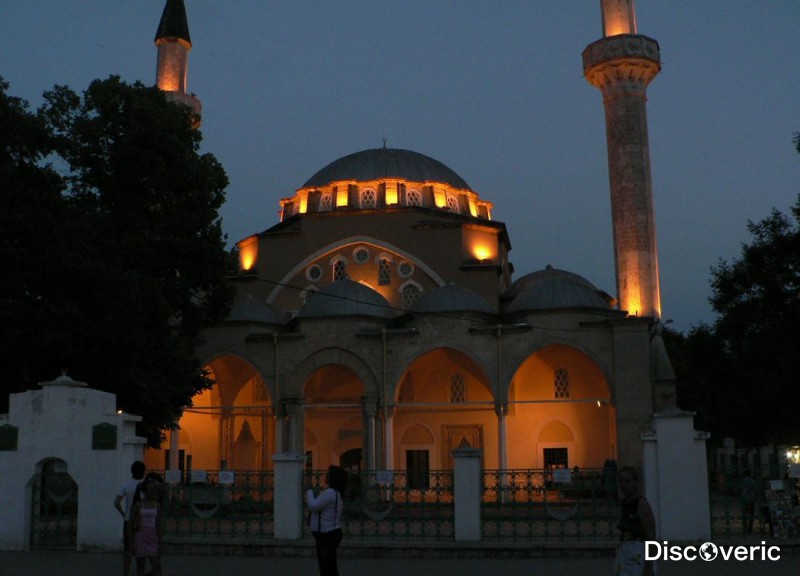 Джума-Джами (Хан-Джами, также Мечеть ) — соборная пятничная мечеть в Евпатории