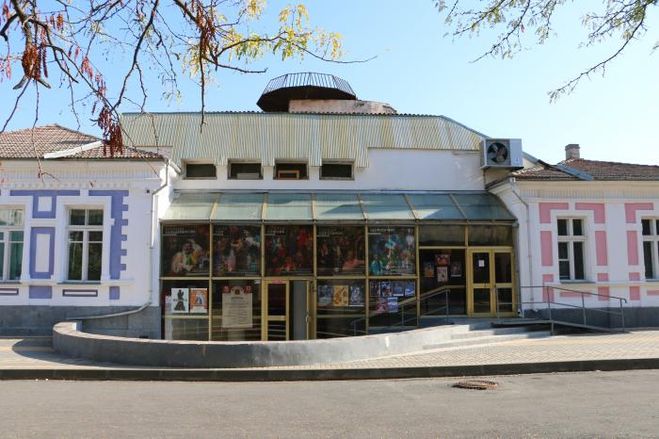 Крымский государственный театр юного зрителя "Золотой ключик"